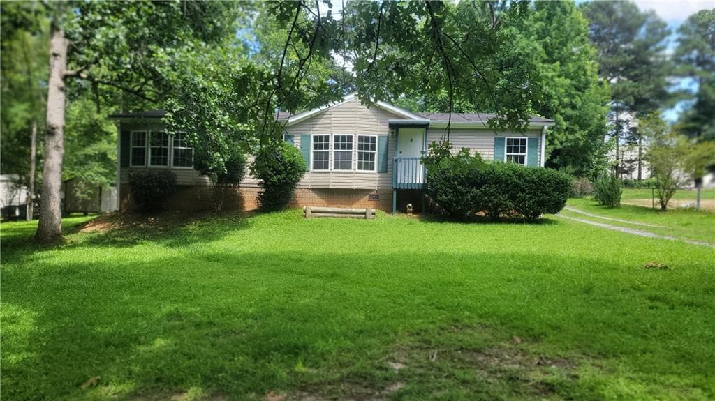3 bedroom, 2 bathroom, 1,456 sq ft single family residence under contract at 174 Luther Circle, Villa Rica, GA 30180