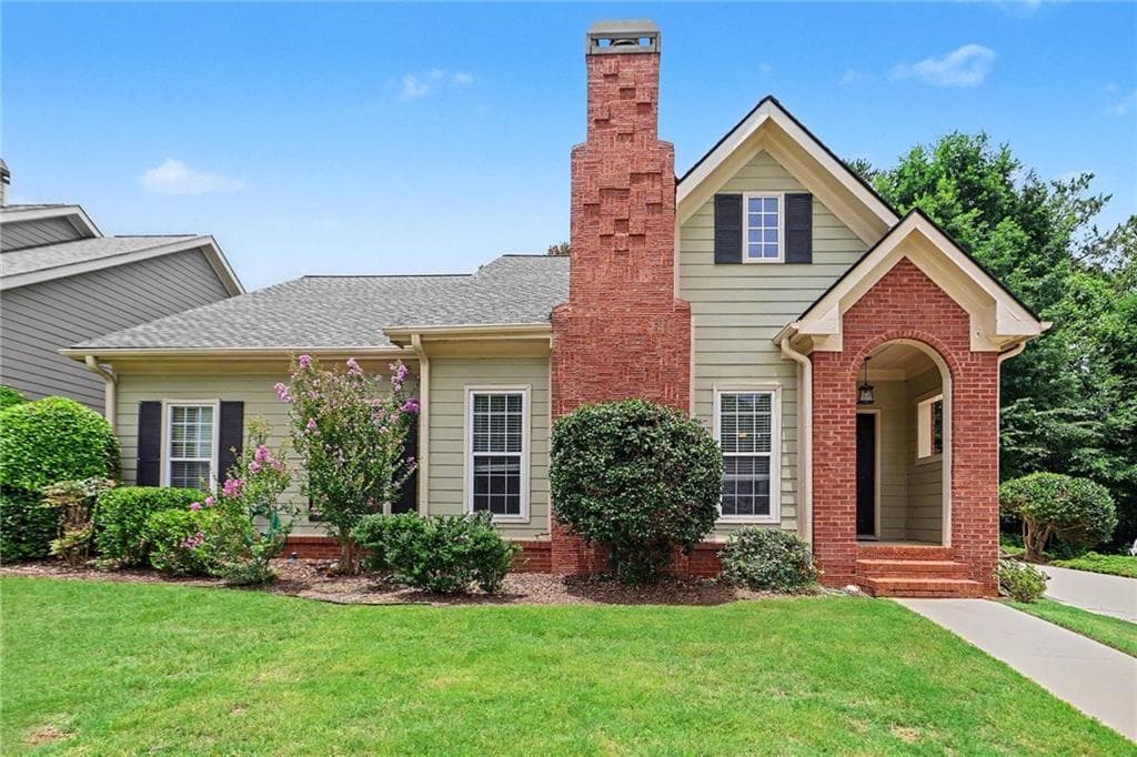 3 bedroom, 3 bathroom, 1,824 sq ft single family residence sold at 215 Pickets Row, Peachtree City, GA 30269