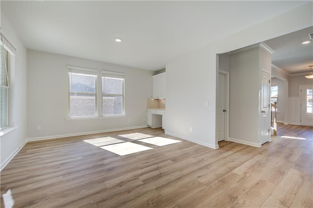 5 bedroom, 4 bathroom, 3,460 sq ft single family residence under contract at 125 Haverling Pass, Hampton, GA 30228 — photo 7
