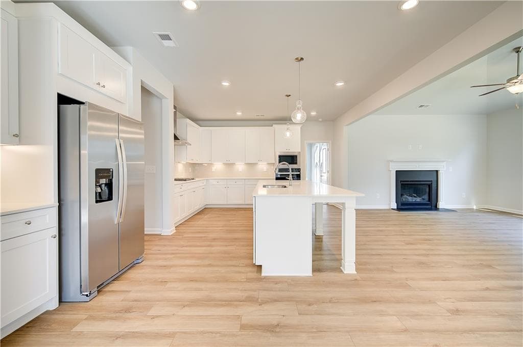 5 bedroom, 4 bathroom, 3,460 sq ft single family residence under contract at 125 Haverling Pass, Hampton, GA 30228 — photo 9