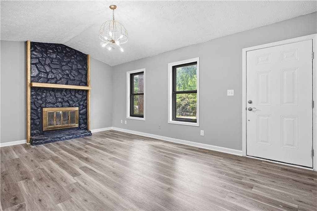 4 bedroom, 2 bathroom single family residence under contract at 2857 Cherokee Cove, Stone Mountain, GA 30087 — photo 6