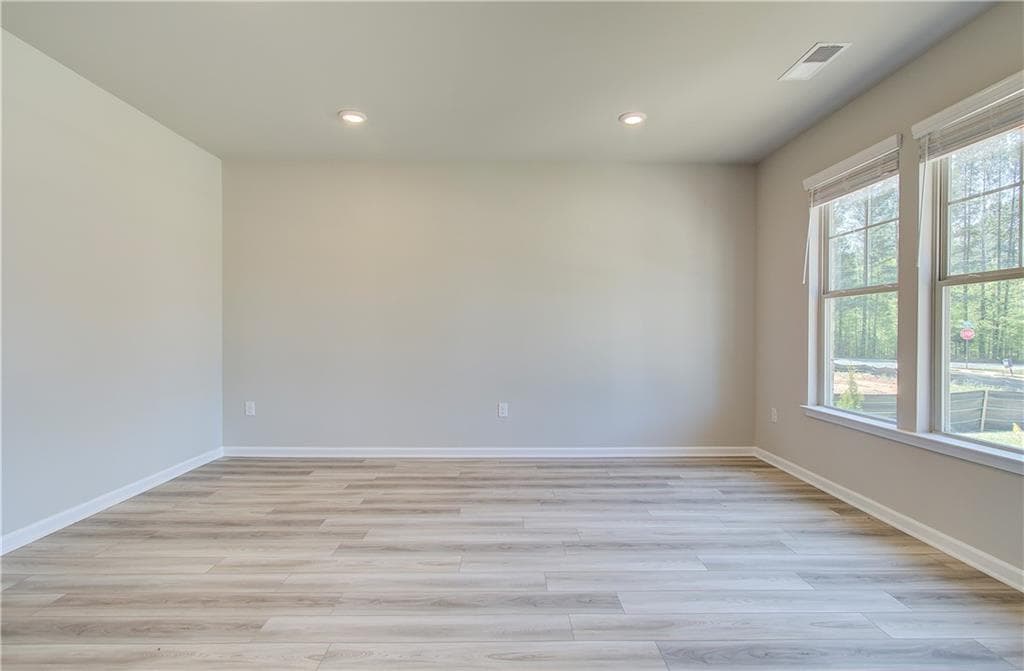 5 bedroom, 4 bathroom, 4,008 sq ft single family residence under contract at 140 Haverling Pass, Hampton, GA 30228 — photo 4