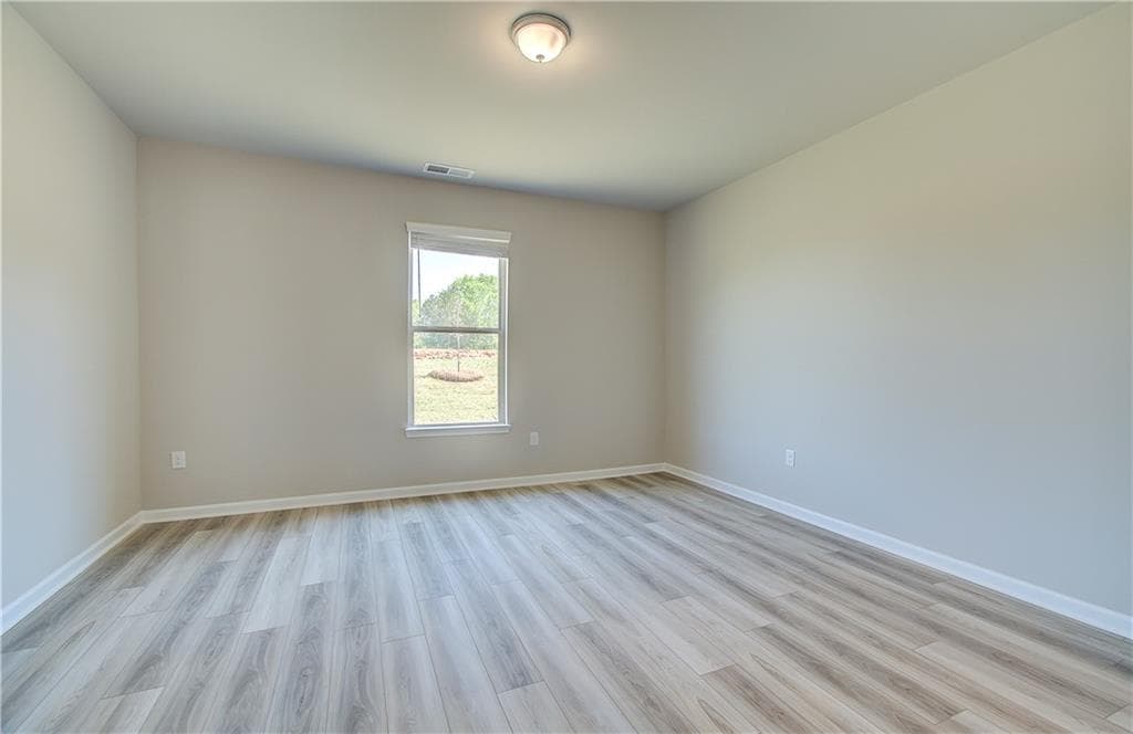 5 bedroom, 4 bathroom, 4,008 sq ft single family residence under contract at 140 Haverling Pass, Hampton, GA 30228 — photo 6