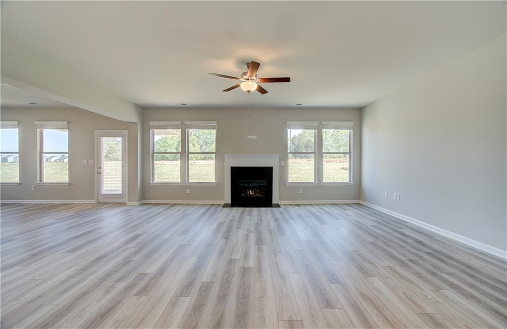 5 bedroom, 4 bathroom, 4,008 sq ft single family residence under contract at 140 Haverling Pass, Hampton, GA 30228 — photo 8