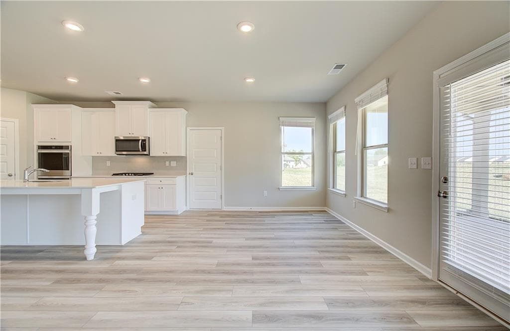 5 bedroom, 4 bathroom, 4,008 sq ft single family residence under contract at 140 Haverling Pass, Hampton, GA 30228 — photo 10