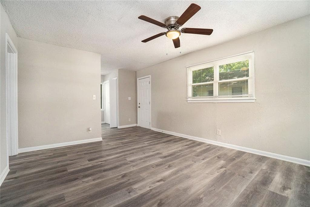 3 bedroom, 1 bathroom, 1,066 sq ft single family residence for sale at 114 Howell Drive, Atlanta, GA 30331 — photo 3