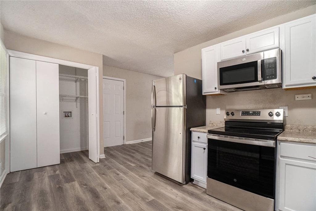 3 bedroom, 1 bathroom, 1,066 sq ft single family residence for sale at 114 Howell Drive, Atlanta, GA 30331 — photo 8