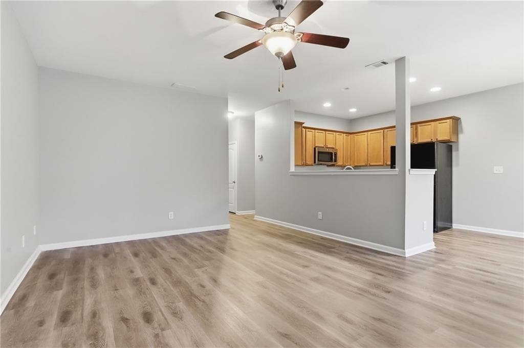 2 bedroom, 3 bathroom, 1,641 sq ft townhouse under contract at 3137 Cedar Glade Lane, Buford, GA 30519 — photo 10