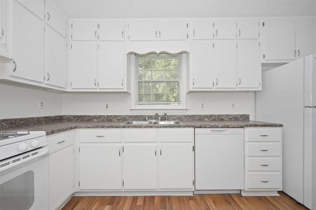 4 bedroom, 2 bathroom, 1,445 sq ft single family residence for sale at 1496 Cherry Hill Road, Conyers, GA 30094 — photo 7