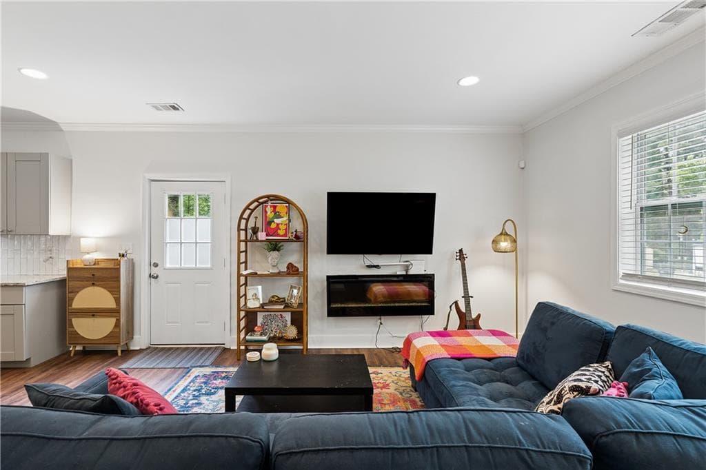 3 bedroom, 3 bathroom, 1,408 sq ft single family residence for sale at 2533 Romain Way, Atlanta, GA 30344 — photo 6