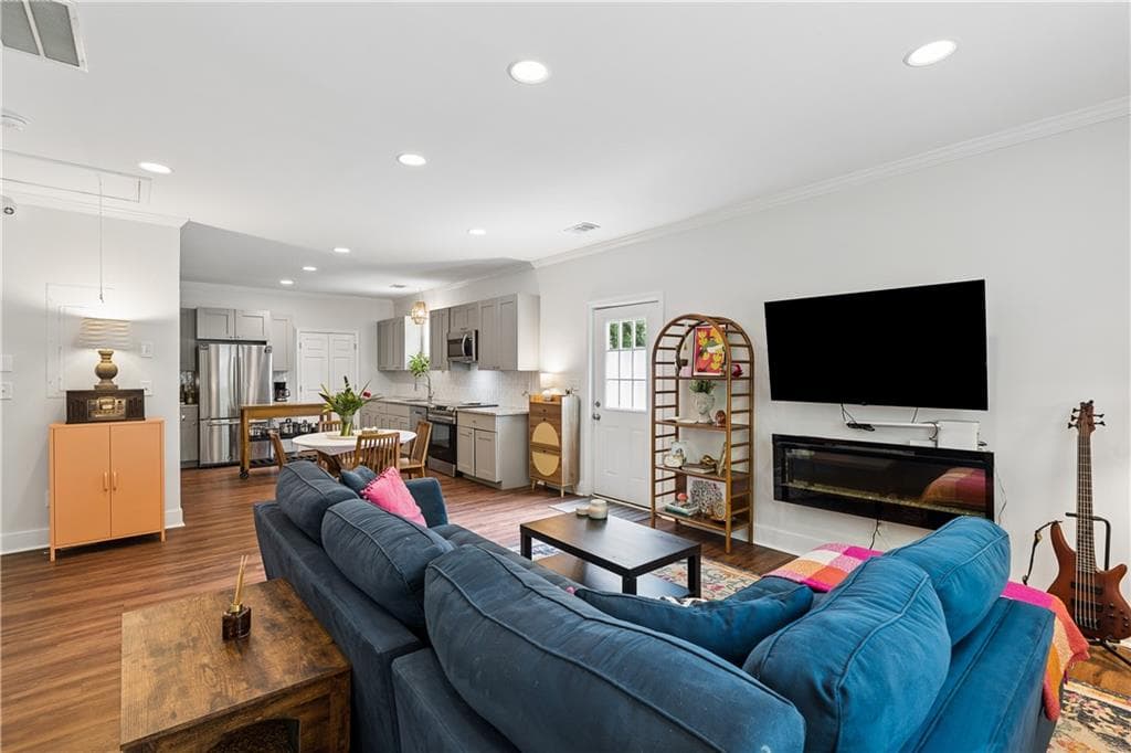 3 bedroom, 3 bathroom, 1,408 sq ft single family residence for sale at 2533 Romain Way, Atlanta, GA 30344 — photo 5
