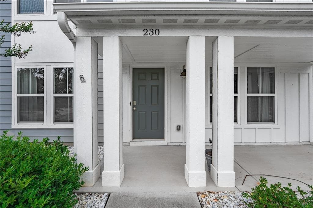 4 bedroom, 3 bathroom, 2,980 sq ft single family residence under contract at 230 Augusta Walk, Canton, GA 30114 — photo 8