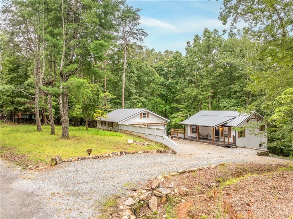 2 bedroom, 3 bathroom, 1,792 sq ft single family residence for sale at 122 ACADIA Drive, Ellijay, GA 30540 — photo 2