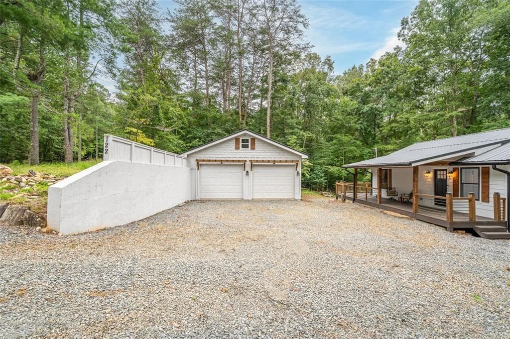 2 bedroom, 3 bathroom, 1,792 sq ft single family residence for sale at 122 ACADIA Drive, Ellijay, GA 30540 — photo 4