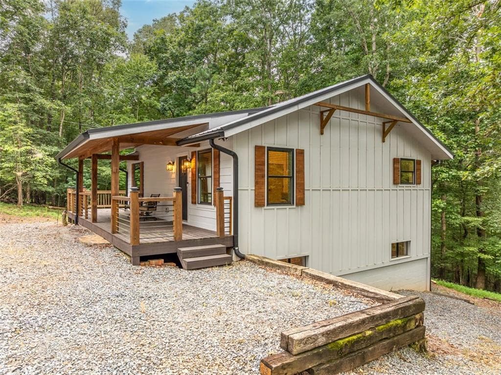 2 bedroom, 3 bathroom, 1,792 sq ft single family residence for sale at 122 ACADIA Drive, Ellijay, GA 30540 — photo 5