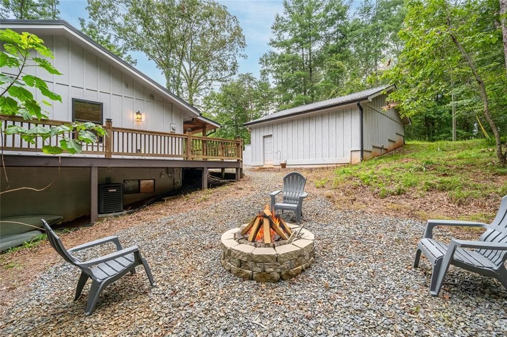2 bedroom, 3 bathroom, 1,792 sq ft single family residence for sale at 122 ACADIA Drive, Ellijay, GA 30540 — photo 7