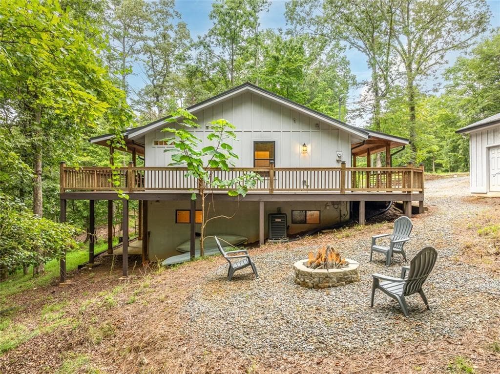 2 bedroom, 3 bathroom, 1,792 sq ft single family residence for sale at 122 ACADIA Drive, Ellijay, GA 30540 — photo 9