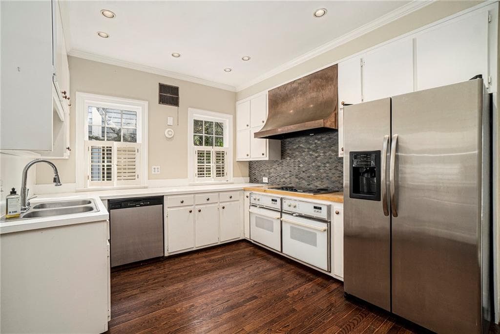 3 bedroom, 3 bathroom, 2,868 sq ft single family residence for rent at 2378 Glenwood Drive, Atlanta, GA 30305 for $5,000 a month — photo 5