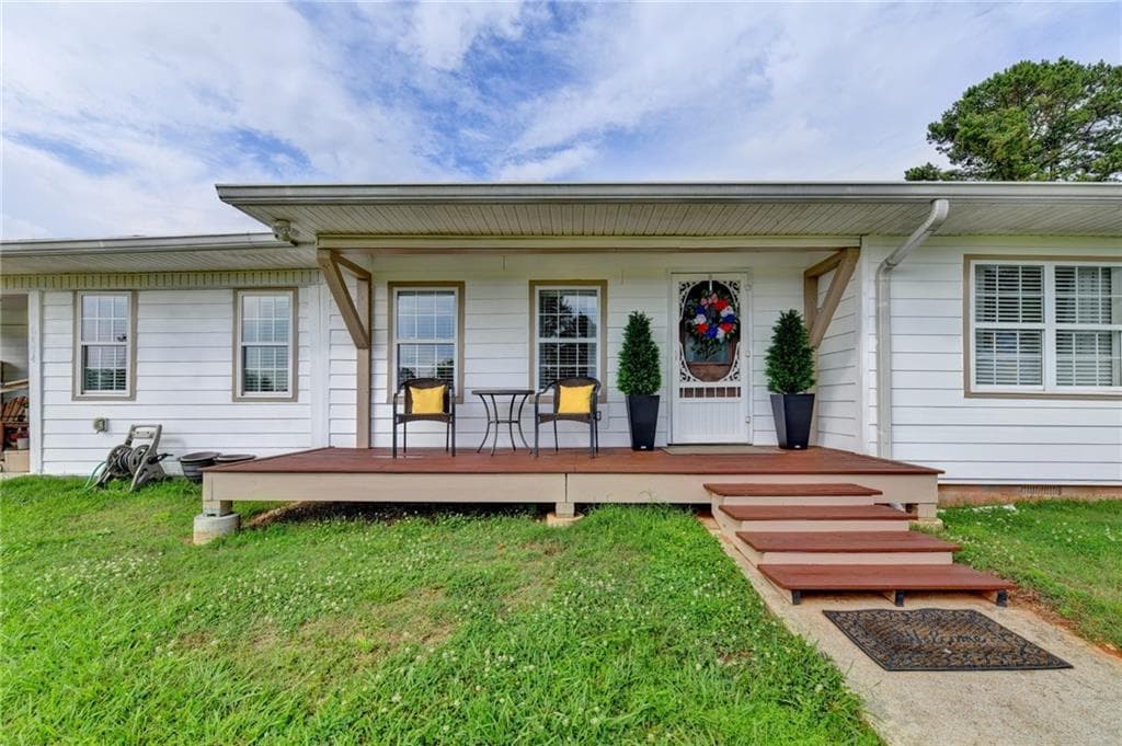 4 bedroom, 3 bathroom, 2,025 sq ft single family residence for sale at 6474 Dahlonega Highway, Clermont, GA 30527 — photo 4