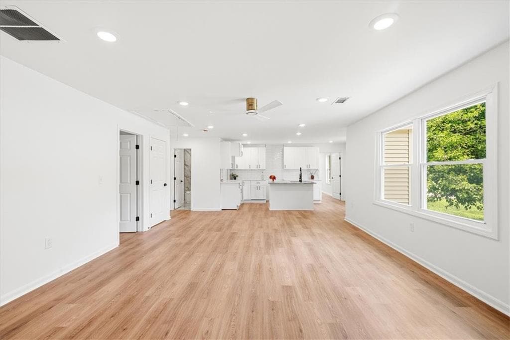 3 bedroom, 2 bathroom, 1,435 sq ft single family residence for sale at 3459 Glen Road, Decatur, GA 30032 — photo 4