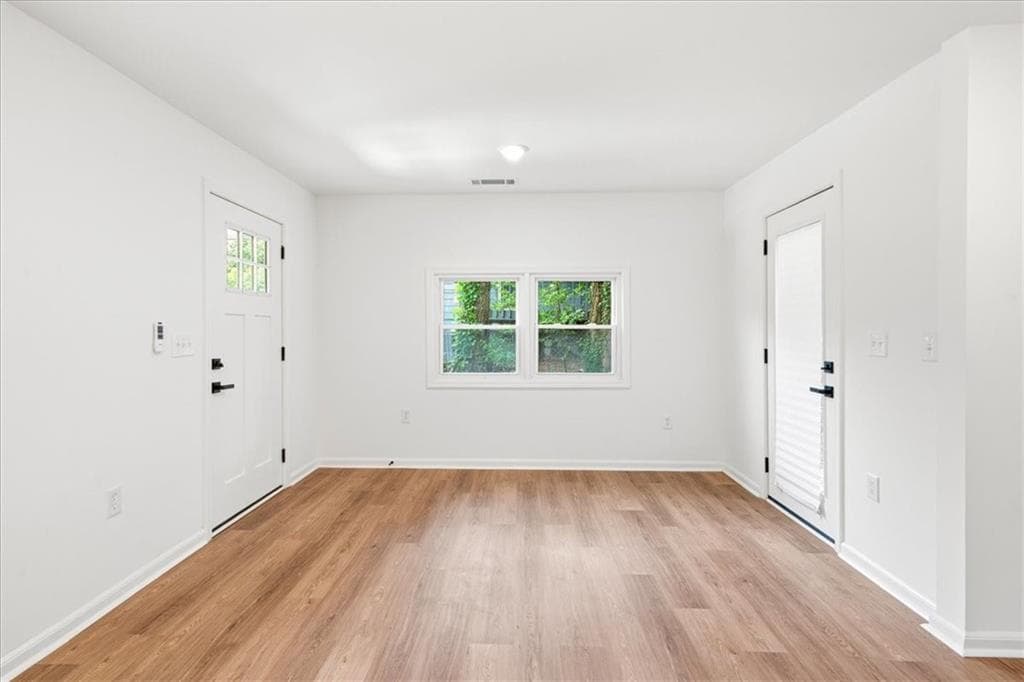 3 bedroom, 2 bathroom, 1,435 sq ft single family residence for sale at 3459 Glen Road, Decatur, GA 30032 — photo 6