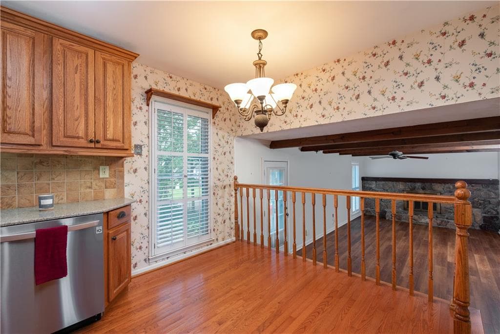5 bedroom, 3 bathroom, 2,387 sq ft single family residence under contract at 721 Dorsey Circle, Lilburn, GA 30047 — photo 7