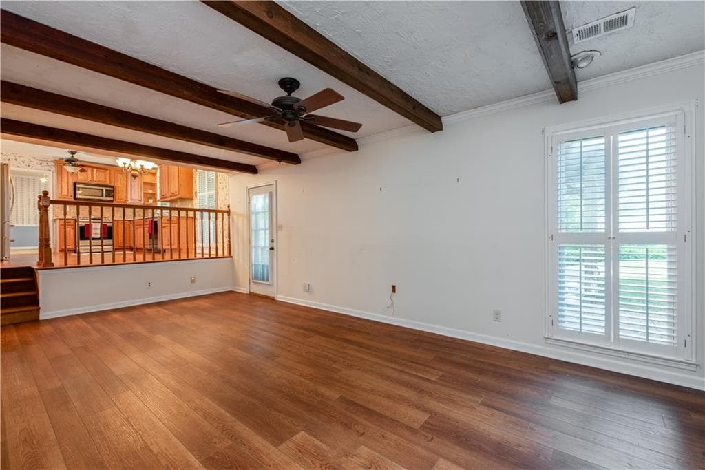 5 bedroom, 3 bathroom, 2,387 sq ft single family residence under contract at 721 Dorsey Circle, Lilburn, GA 30047 — photo 9