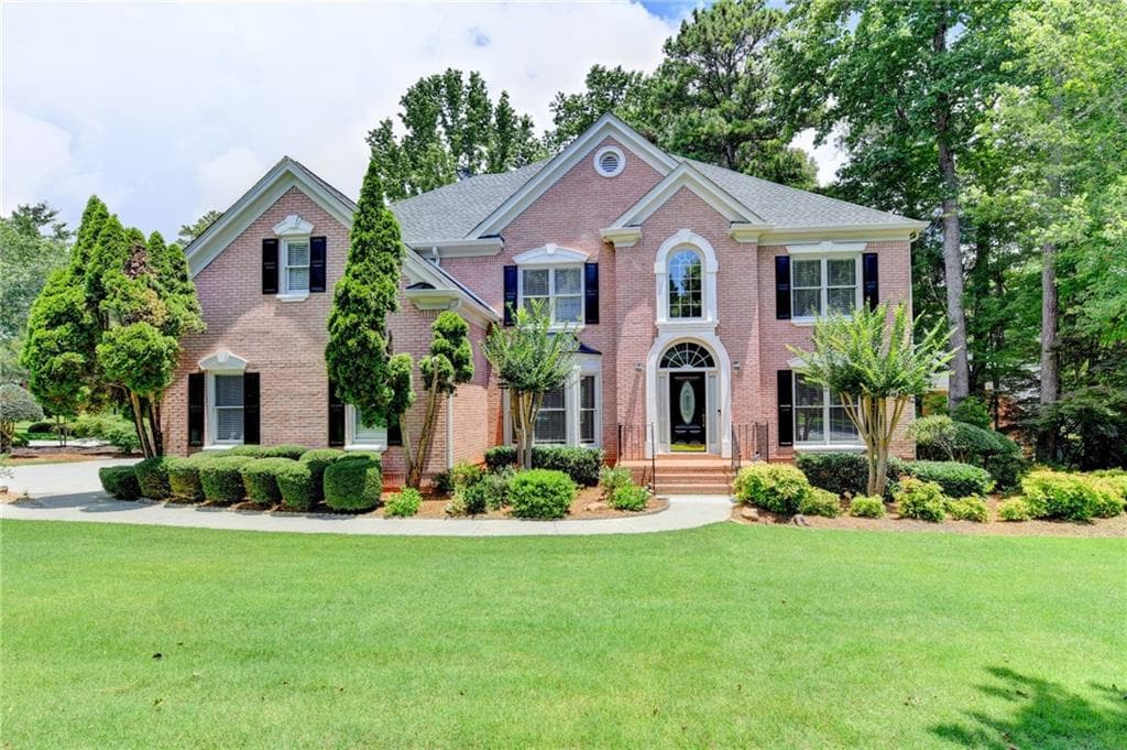 5 bedroom, 4 bathroom, 3,881 sq ft single family residence for sale at 10645 Honey Brook Circle, Johns Creek, GA 30097 — photo 2
