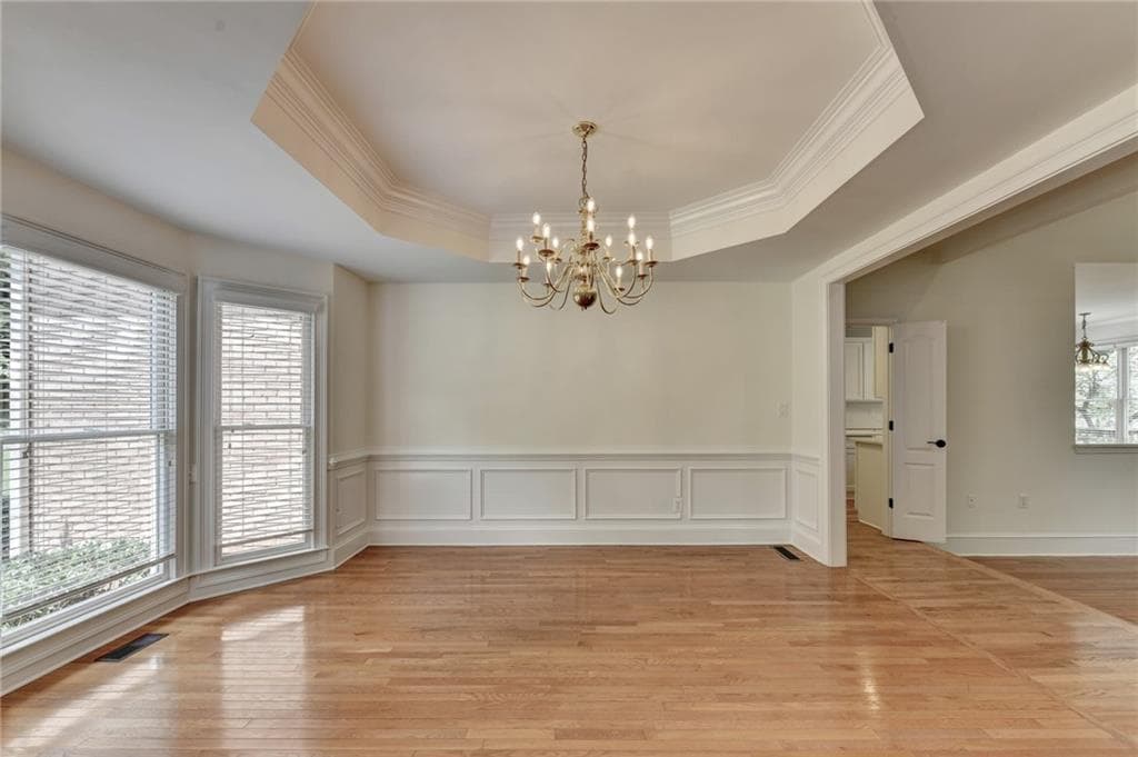 5 bedroom, 4 bathroom, 3,881 sq ft single family residence for sale at 10645 Honey Brook Circle, Johns Creek, GA 30097 — photo 9