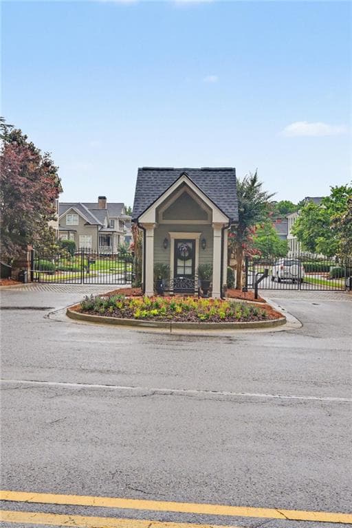 4 bedroom, 3 bathroom, 2,458 sq ft single family residence under contract at 943 Clubside, Monroe, GA 30655 — photo 4