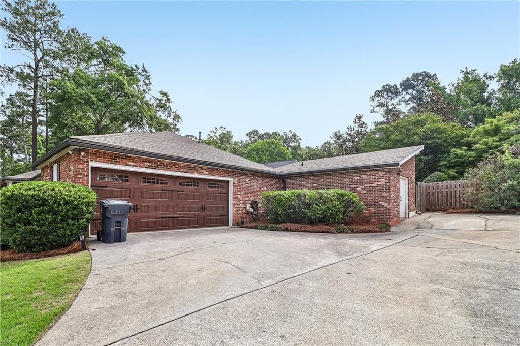 5 bedroom, 3 bathroom, 2,984 sq ft single family residence for sale at 339 Habersham Road, Augusta, GA 30907 — photo 2