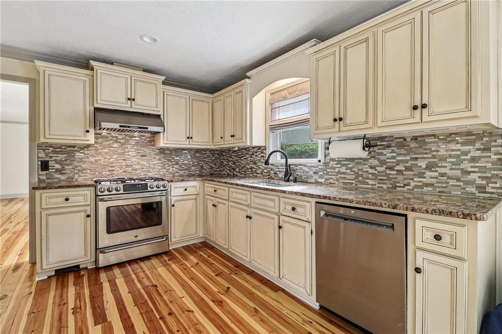 5 bedroom, 3 bathroom, 2,984 sq ft single family residence for sale at 339 Habersham Road, Augusta, GA 30907 — photo 10