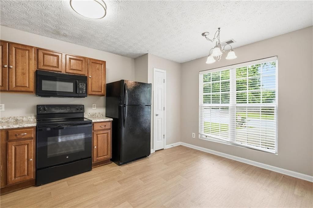 3 bedroom, 3 bathroom, 1,524 sq ft townhouse under contract at 196 Meadowlark Place, Austell, GA 30168 — photo 2