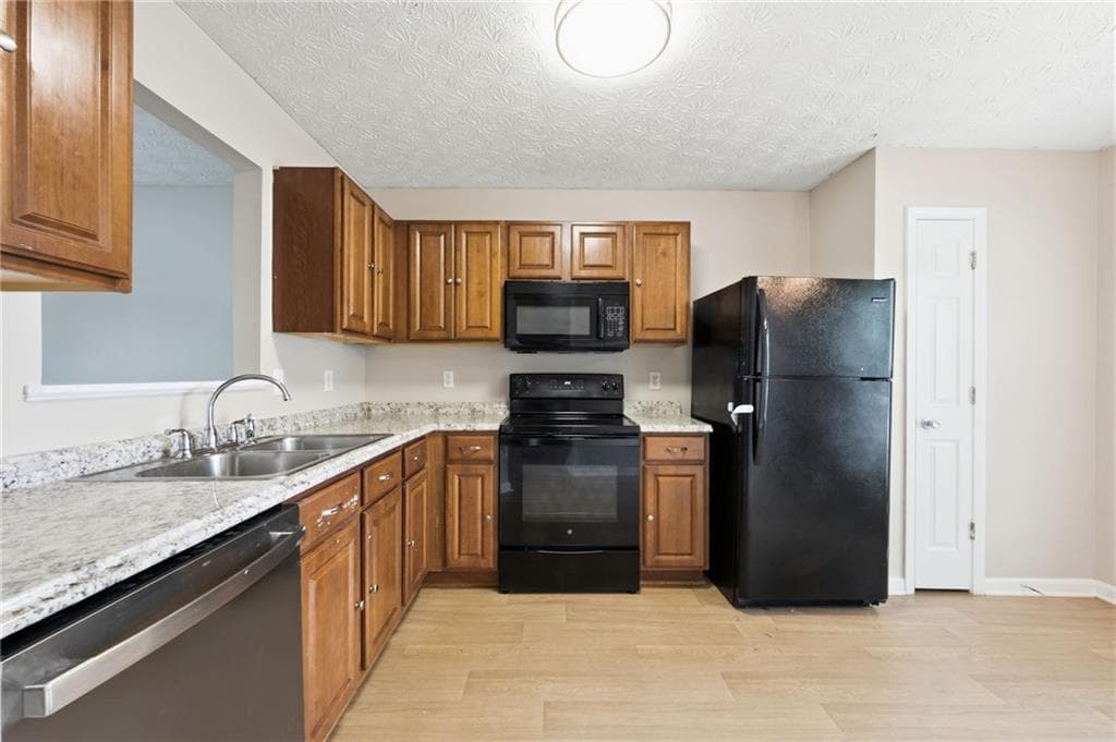 3 bedroom, 3 bathroom, 1,524 sq ft townhouse under contract at 196 Meadowlark Place, Austell, GA 30168 — photo 3