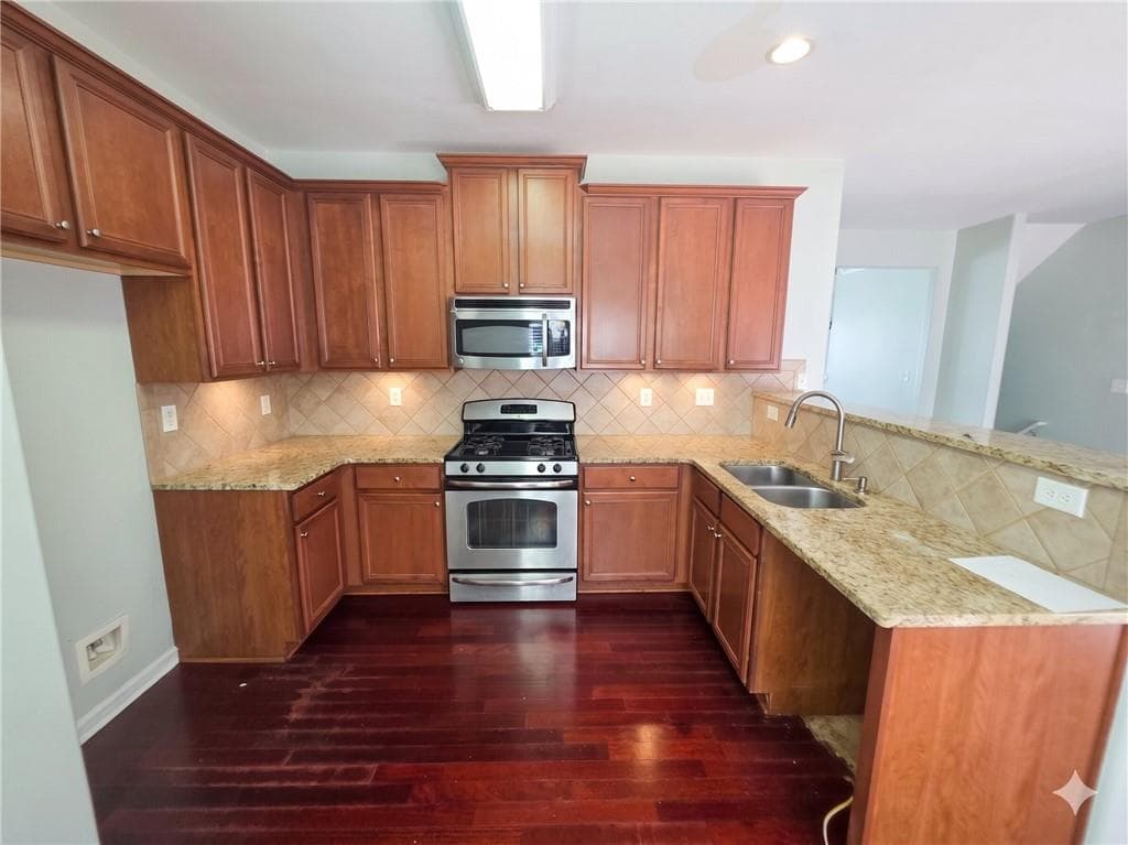 3 bedroom, 4 bathroom, 1,984 sq ft condominium for sale at 2928 George Busbee #212 Parkway, Kennesaw, GA 30144 — photo 5