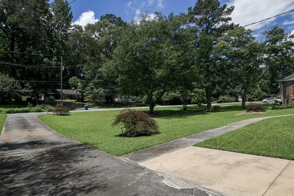 3 bedroom, 3 bathroom, 1,848 sq ft single family residence under contract at 656 Bruce Way, Lilburn, GA 30047 — photo 4