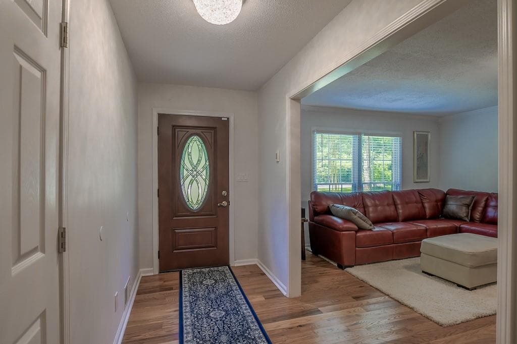 3 bedroom, 3 bathroom, 1,848 sq ft single family residence under contract at 656 Bruce Way, Lilburn, GA 30047 — photo 5