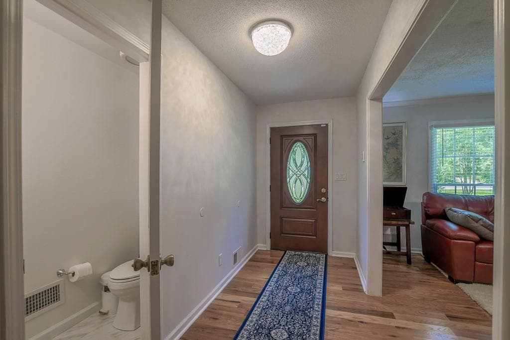 3 bedroom, 3 bathroom, 1,848 sq ft single family residence under contract at 656 Bruce Way, Lilburn, GA 30047 — photo 6