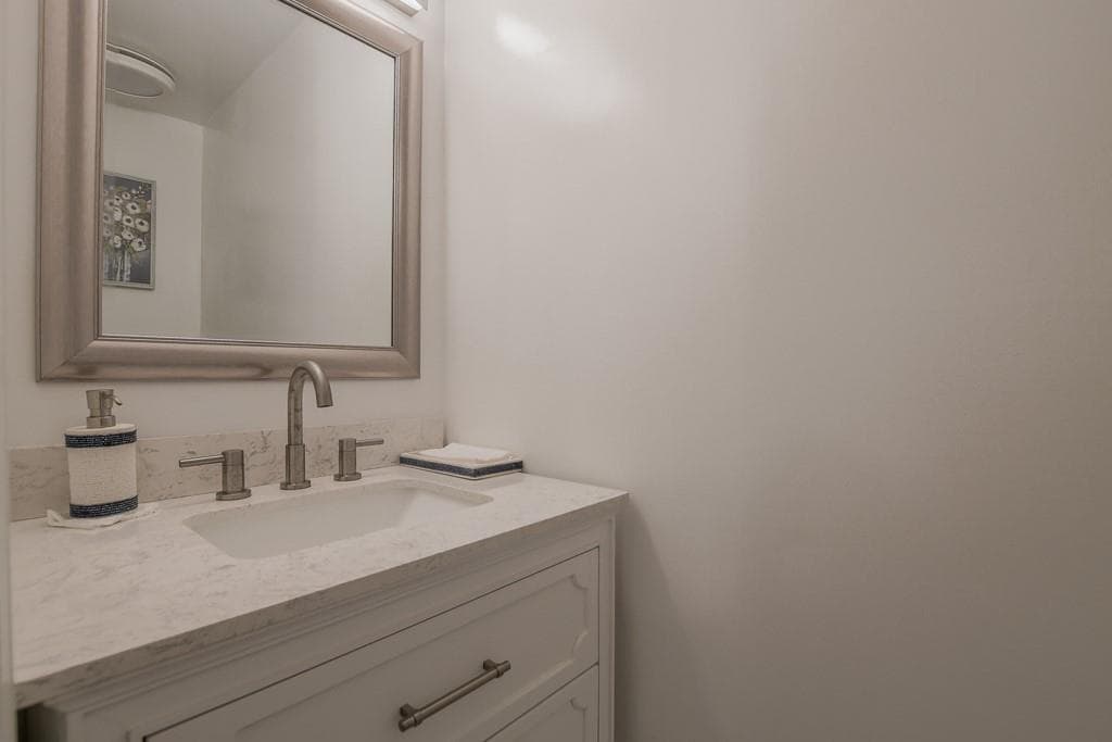 3 bedroom, 3 bathroom, 1,848 sq ft single family residence under contract at 656 Bruce Way, Lilburn, GA 30047 — photo 7