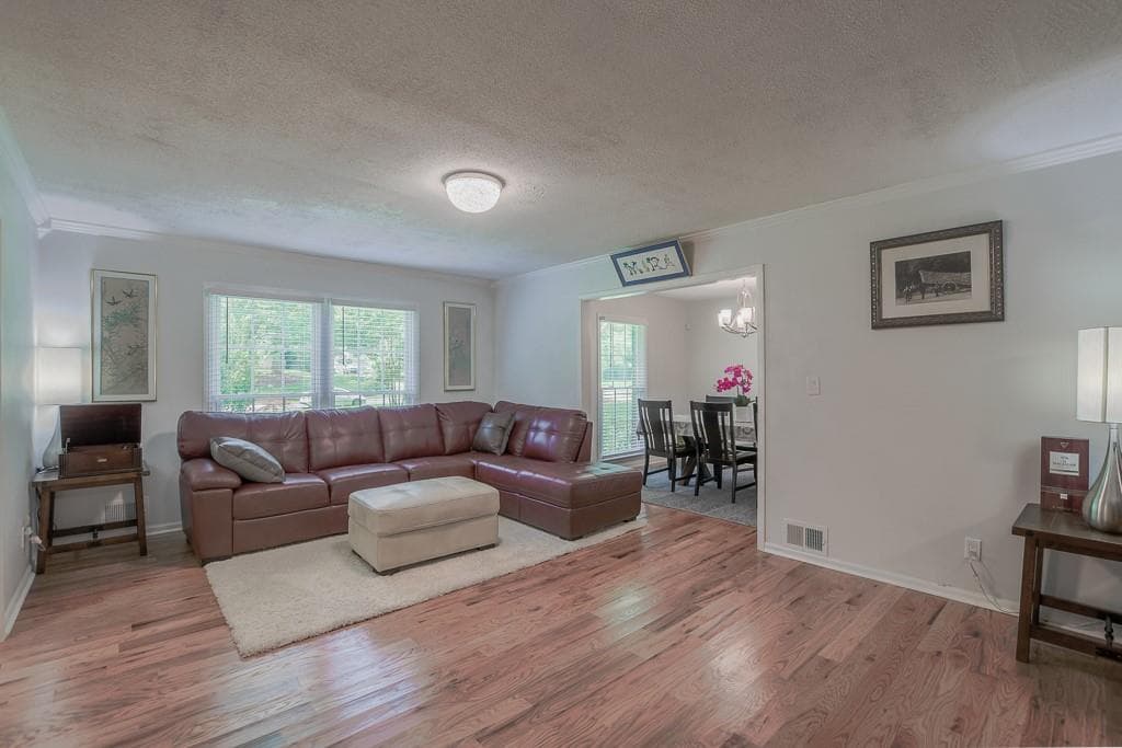 3 bedroom, 3 bathroom, 1,848 sq ft single family residence under contract at 656 Bruce Way, Lilburn, GA 30047 — photo 9