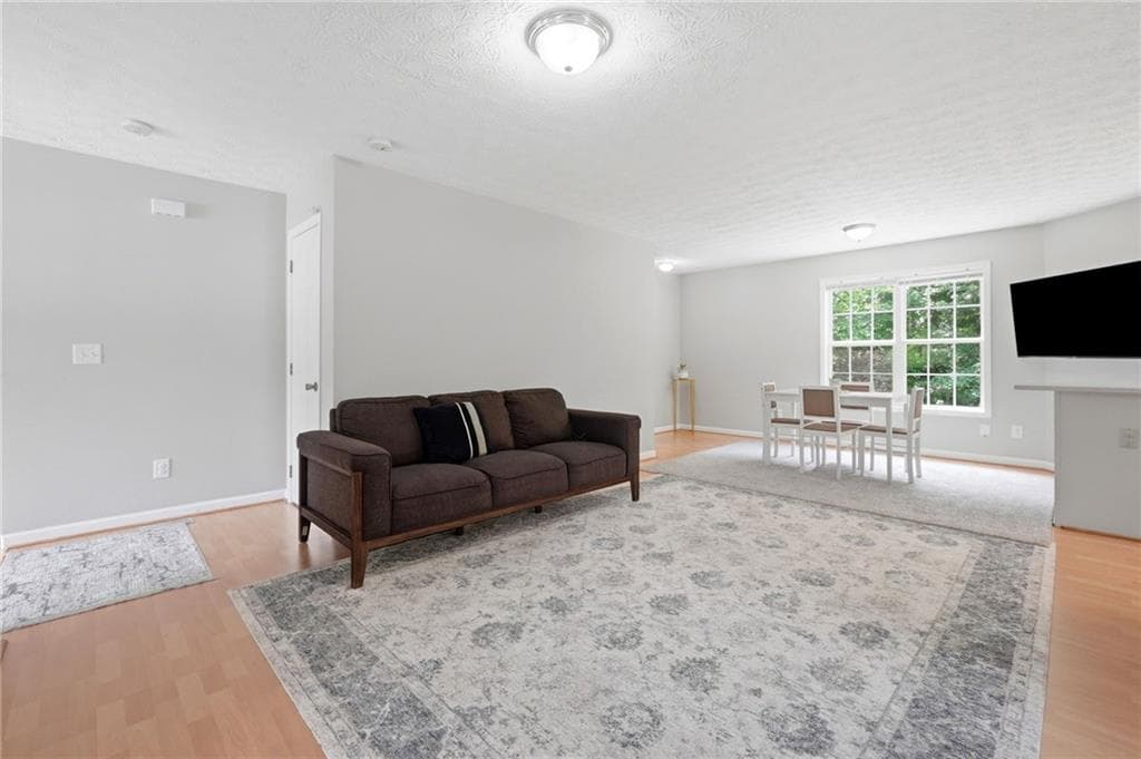 4 bedroom, 3 bathroom, 2,205 sq ft single family residence for sale at 673 Effie Drive, Lawrenceville, GA 30045 — photo 6