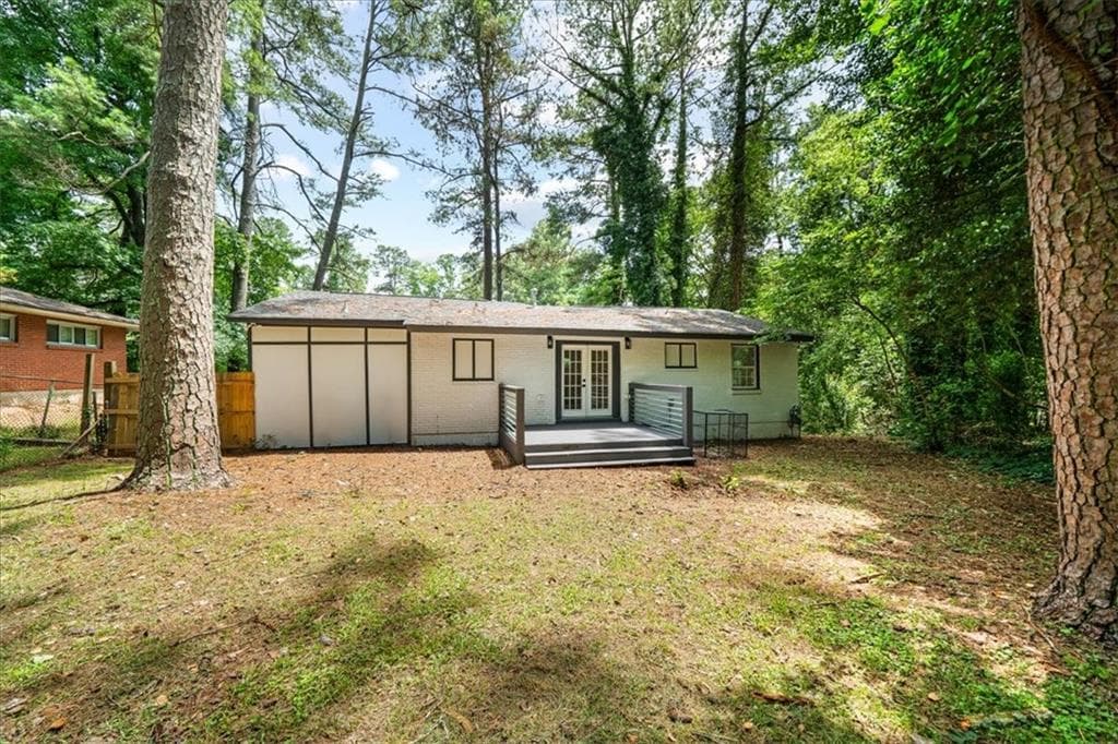 3 bedroom, 2 bathroom, 1,225 sq ft single family residence for sale at 3406 Longleaf Drive, Decatur, GA 30032 — photo 2
