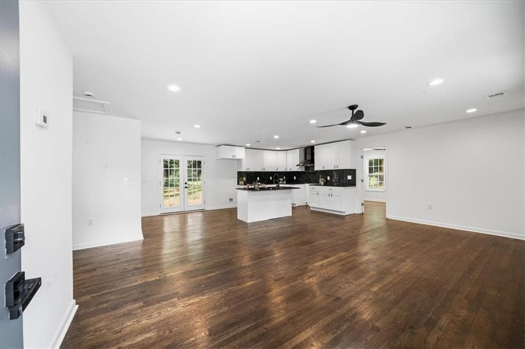 3 bedroom, 2 bathroom, 1,225 sq ft single family residence for sale at 3406 Longleaf Drive, Decatur, GA 30032 — photo 5