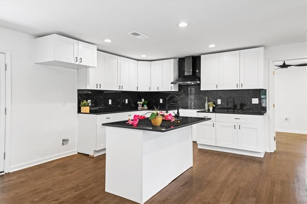 3 bedroom, 2 bathroom, 1,225 sq ft single family residence for sale at 3406 Longleaf Drive, Decatur, GA 30032 — photo 6