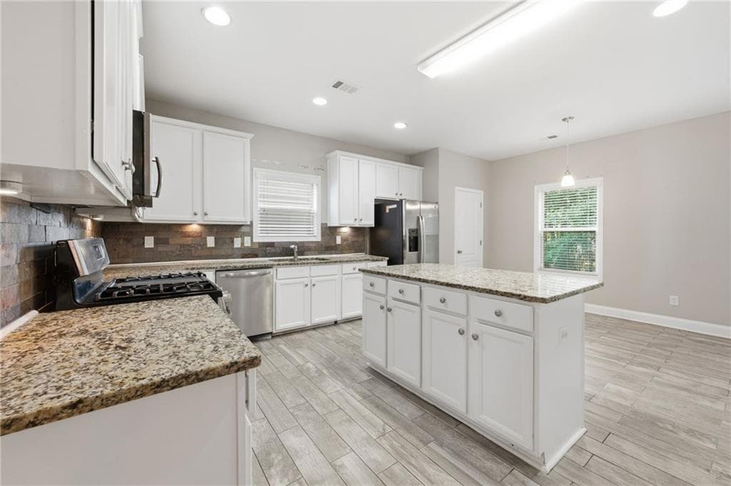 5 bedroom, 6 bathroom, 4,306 sq ft single family residence under contract at 2681 Muskeg Court, Atlanta, GA 30331 — photo 7