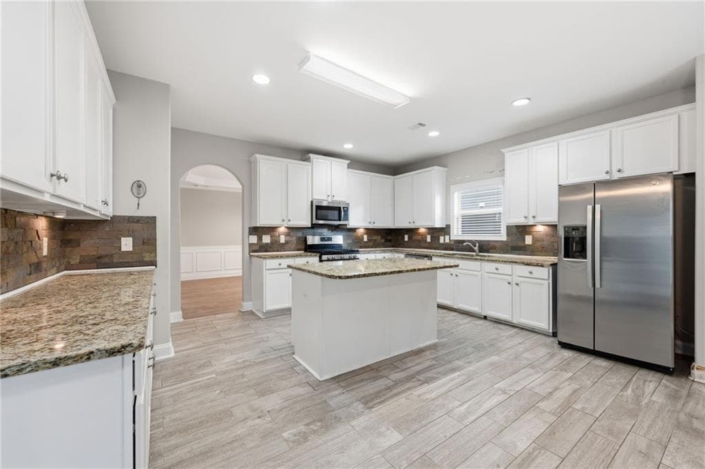 5 bedroom, 6 bathroom, 4,306 sq ft single family residence under contract at 2681 Muskeg Court, Atlanta, GA 30331 — photo 9