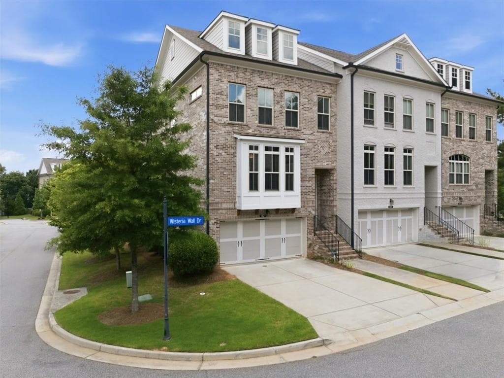 4 bedroom, 4 bathroom, 2,313 sq ft townhouse for sale at 1421 Wisteria Wall Drive, Suwanee, GA 30024 — photo 2
