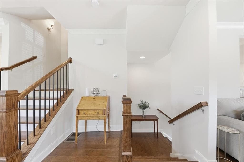 4 bedroom, 4 bathroom, 2,313 sq ft townhouse for sale at 1421 Wisteria Wall Drive, Suwanee, GA 30024 — photo 8
