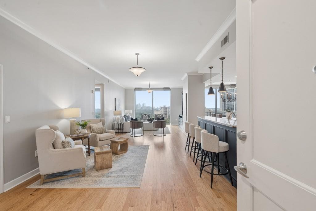 2 bedroom, 3 bathroom, 2,010 sq ft condominium under contract at 2795 Peachtree Road 1406, Atlanta, GA 30305 — photo 2