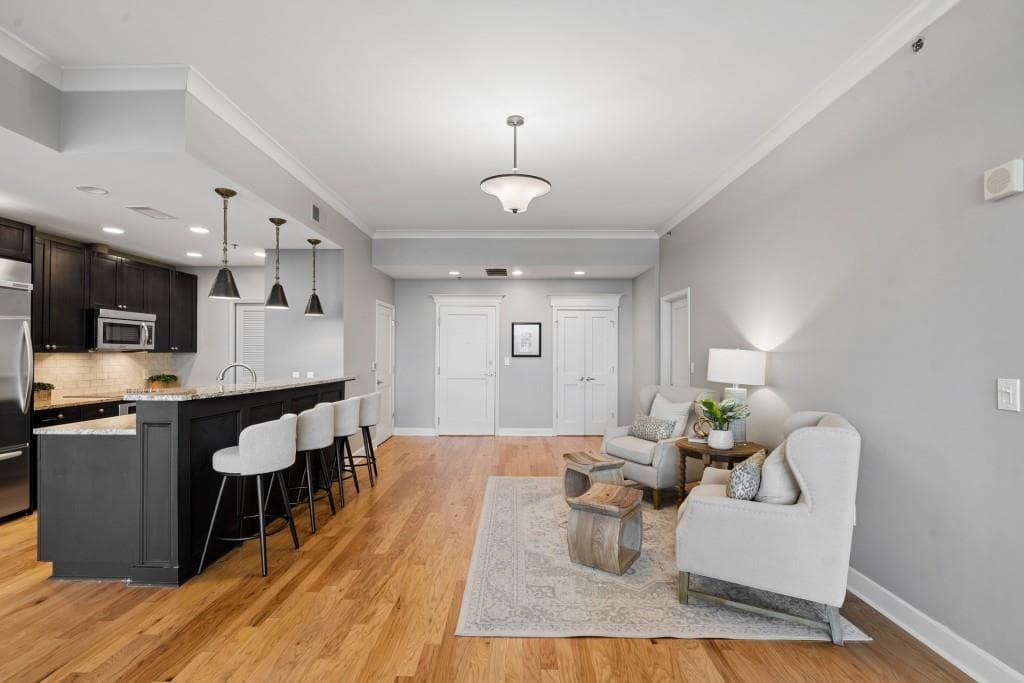 2 bedroom, 3 bathroom, 2,010 sq ft condominium under contract at 2795 Peachtree Road 1406, Atlanta, GA 30305 — photo 6